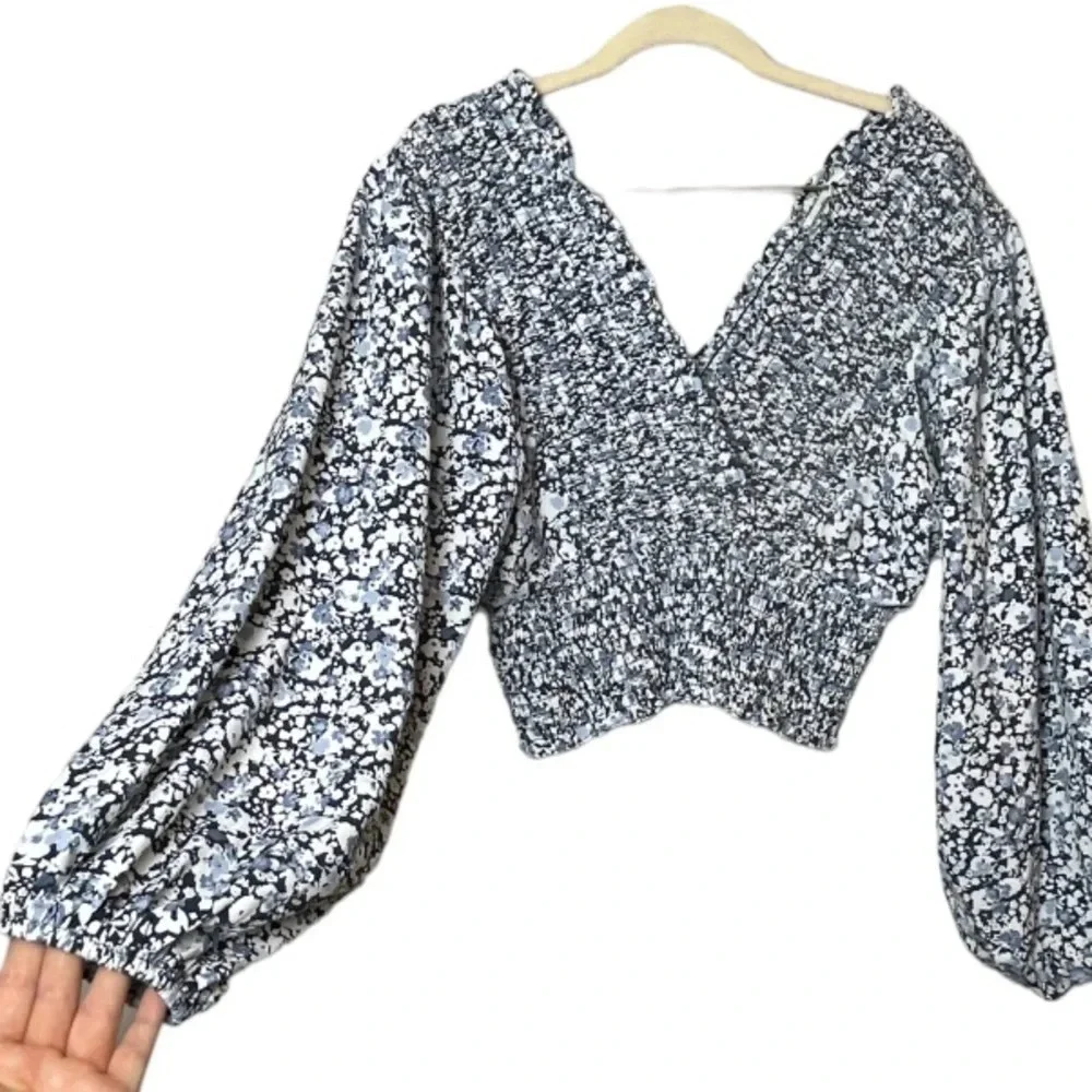 Abercrombie&Fitch Top Womens Medium Floral Smocked Cropped Puff Whimsical Fairy - Picture 7 of 11